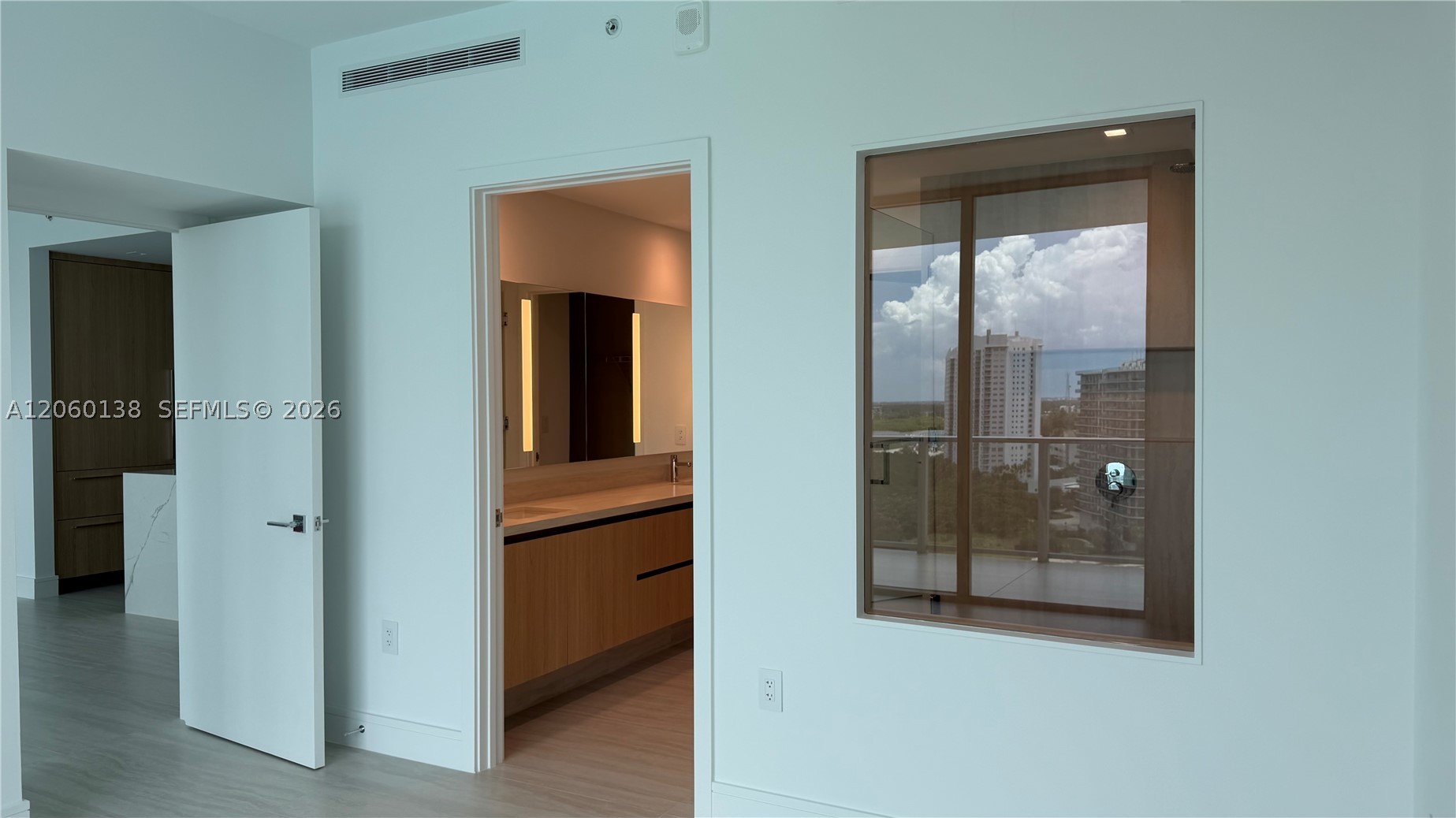 2411 Laguna Circle #1510, North Miami FL 33181