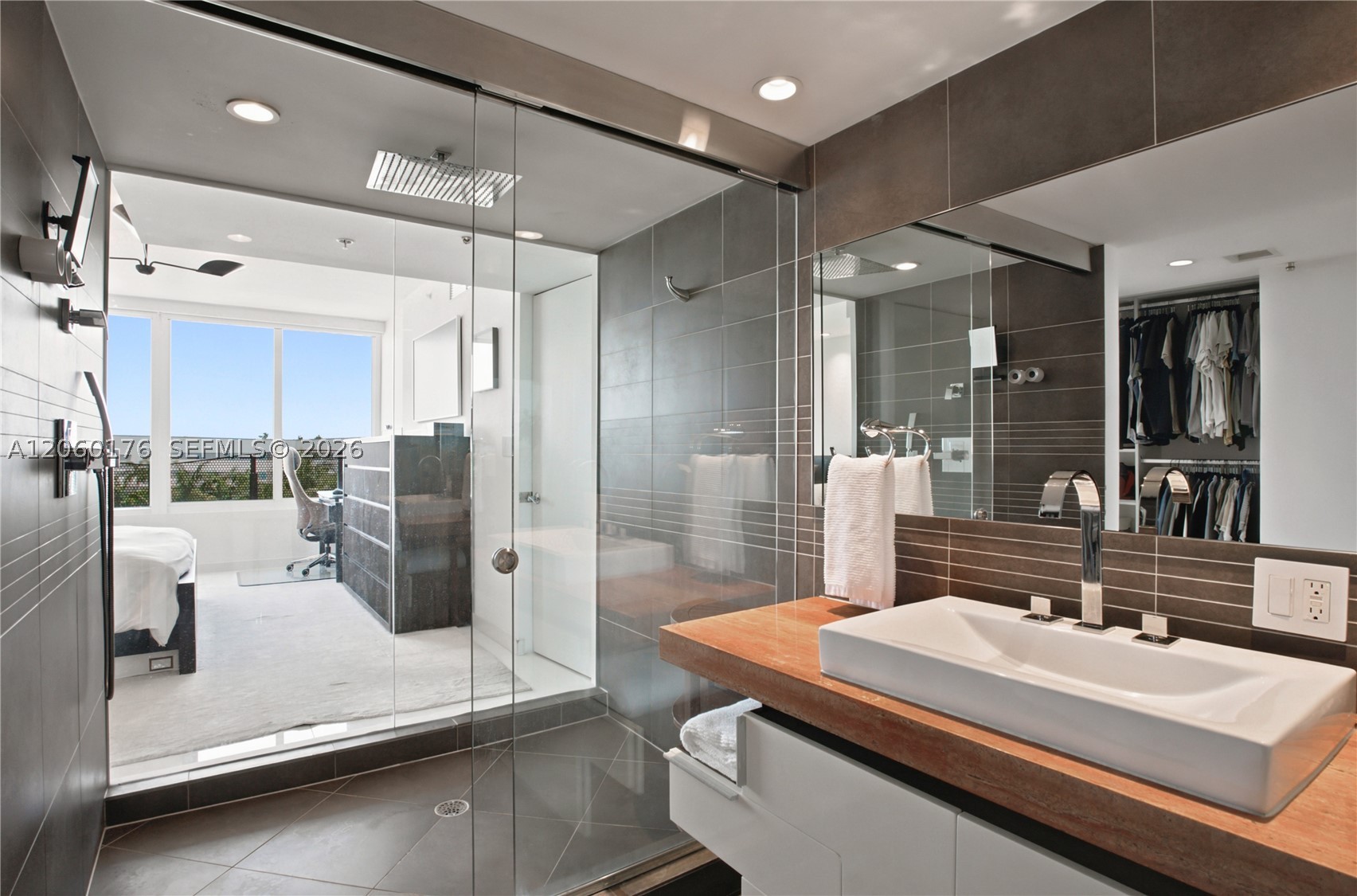2155 Washington Ct #504, Miami Beach FL 33139