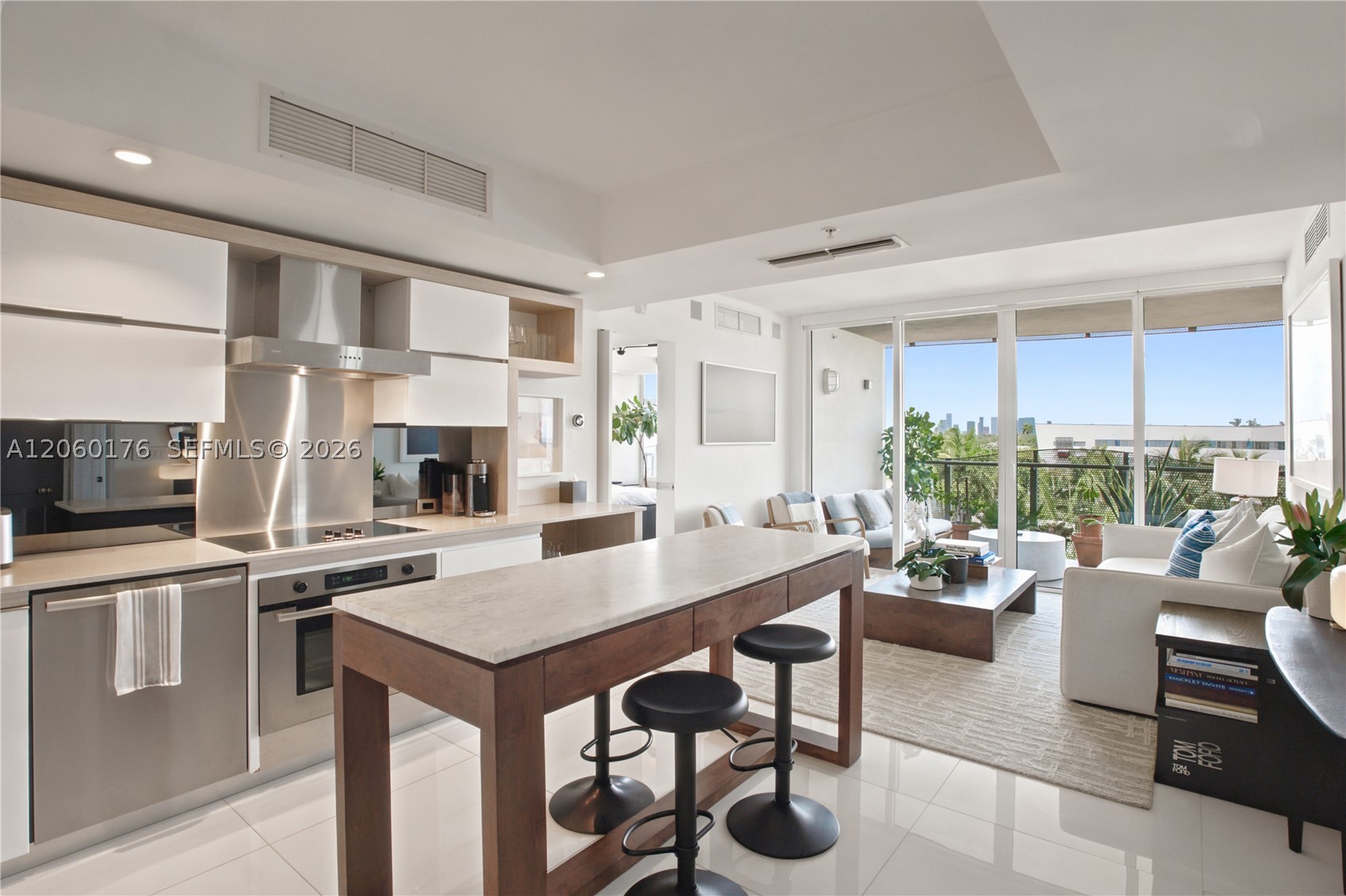 2155 Washington Ct #504, Miami Beach FL 33139