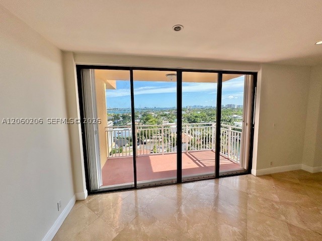 2450 NE 135th St #1005, North Miami FL 33181