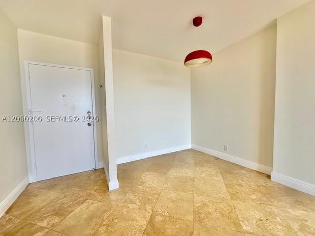 2450 NE 135th St #1005, North Miami FL 33181