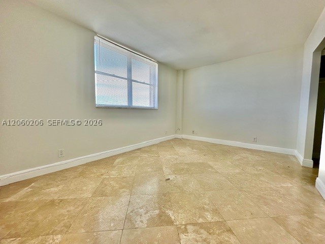 2450 NE 135th St #1005, North Miami FL 33181