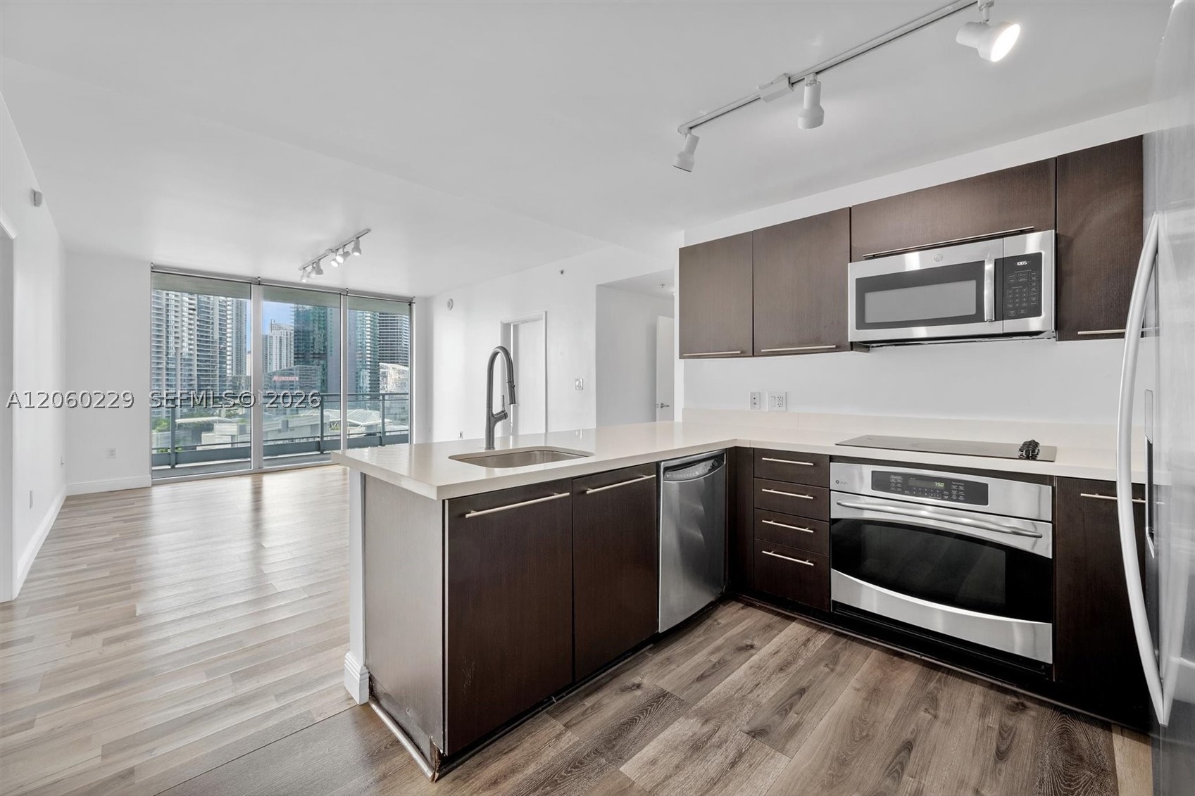 90 SW 3rd St #2001, Miami FL 33130