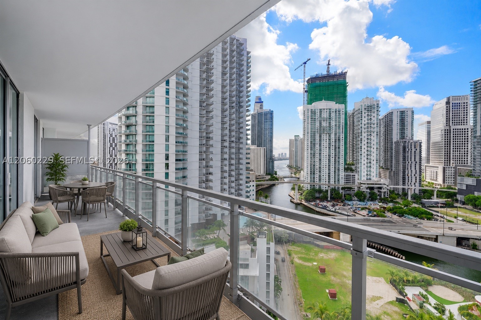90 SW 3rd St #2001, Miami FL 33130
