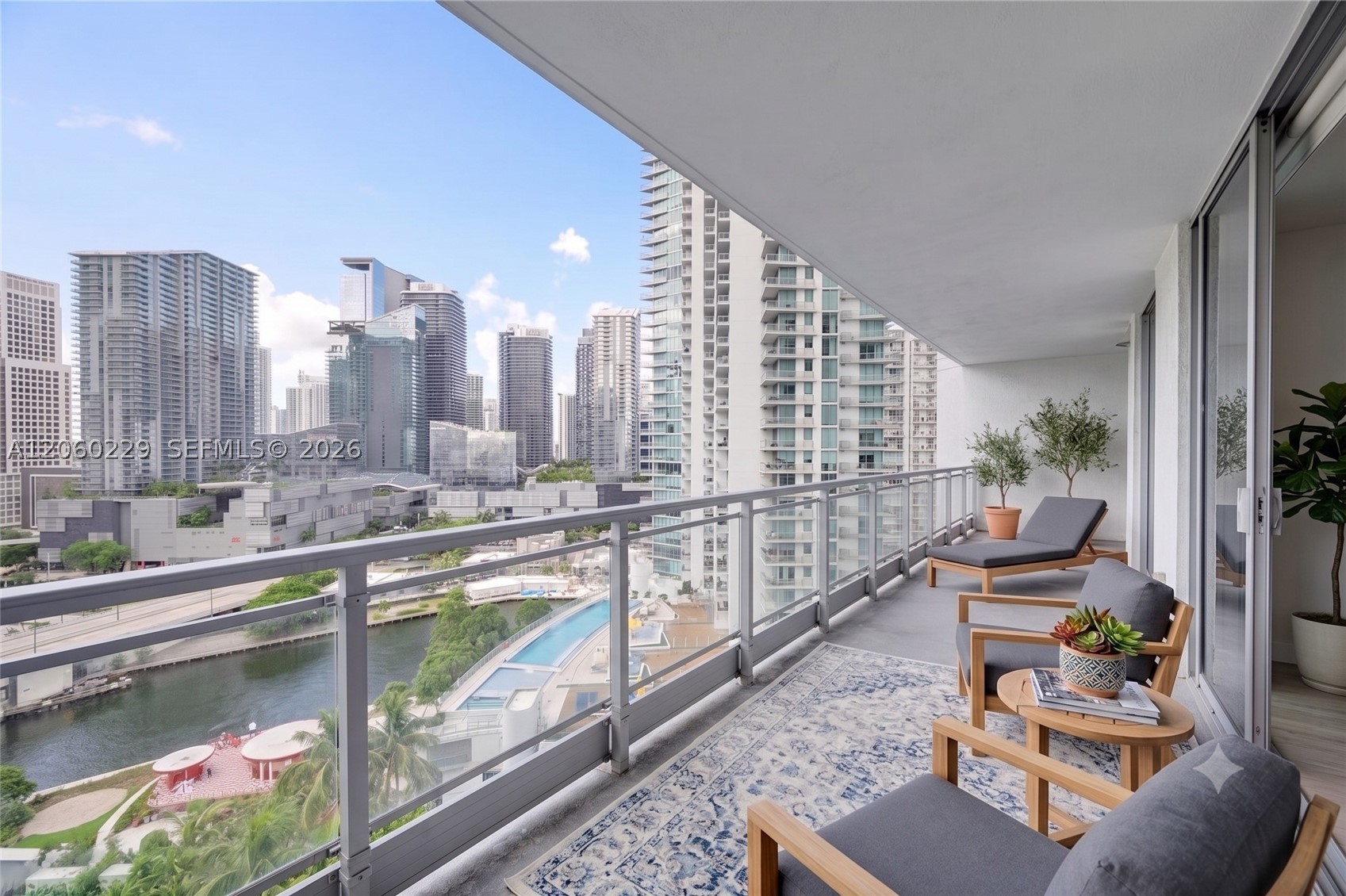 90 SW 3rd St #2001, Miami FL 33130