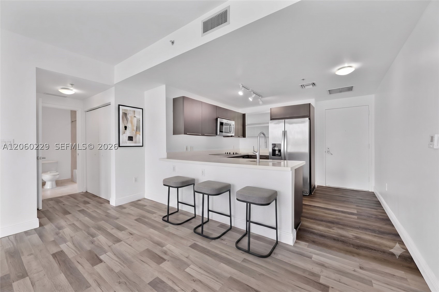 90 SW 3rd St #2001, Miami FL 33130
