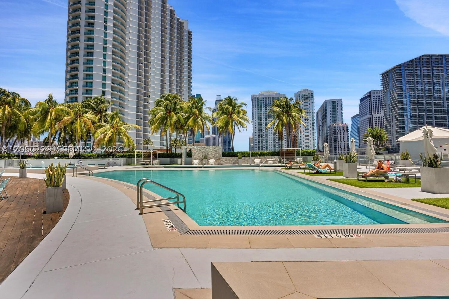 90 SW 3rd St #2001, Miami FL 33130