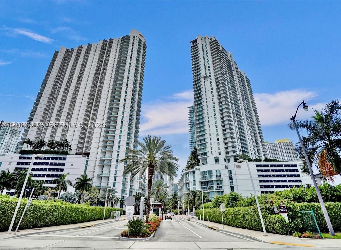 90 SW 3rd St #2001, Miami FL 33130