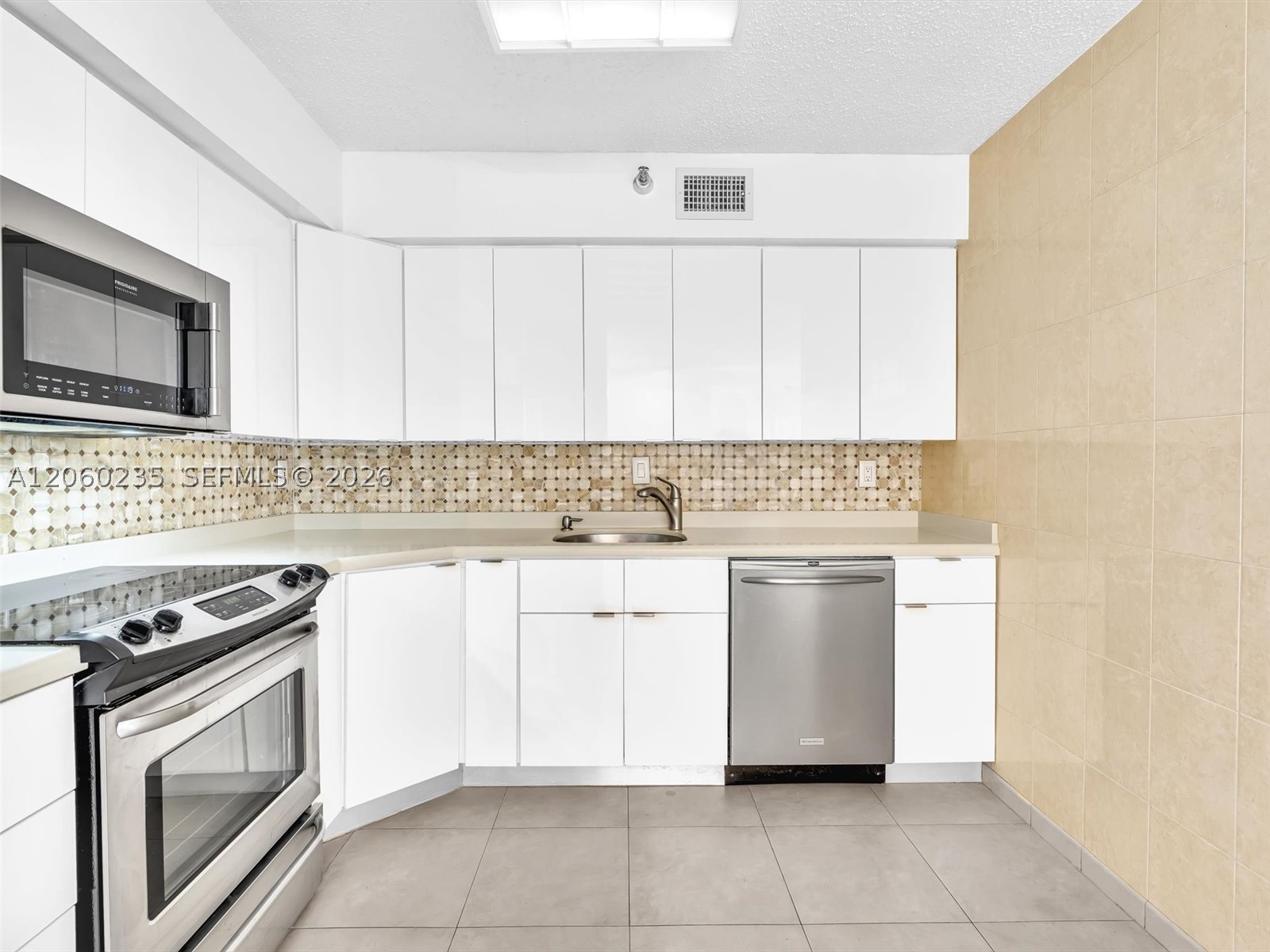 3530 Mystic Pointe Dr #1004, Aventura FL 33180