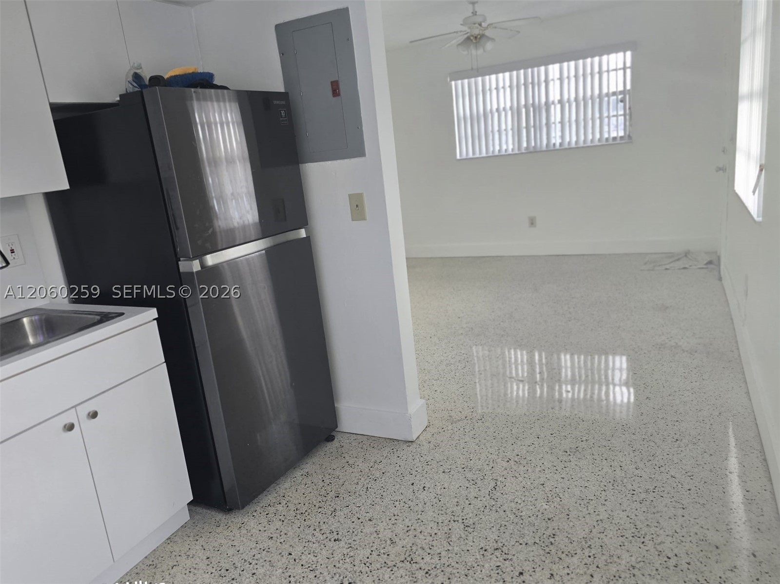 11040 SW 4th St #FRONT UNIT, Sweetwater FL 33174