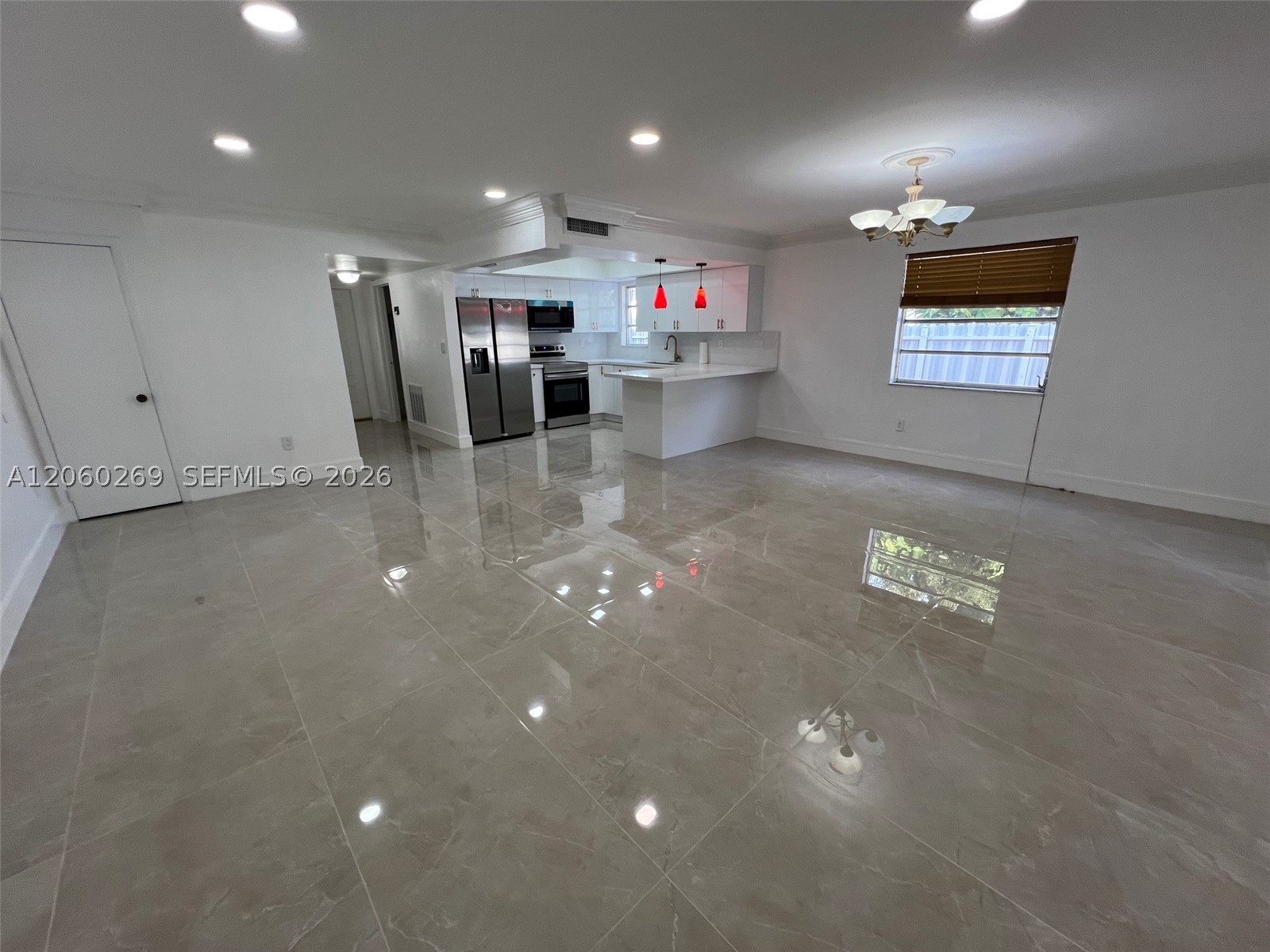 1820 W 72nd Pl, Hialeah FL 33014