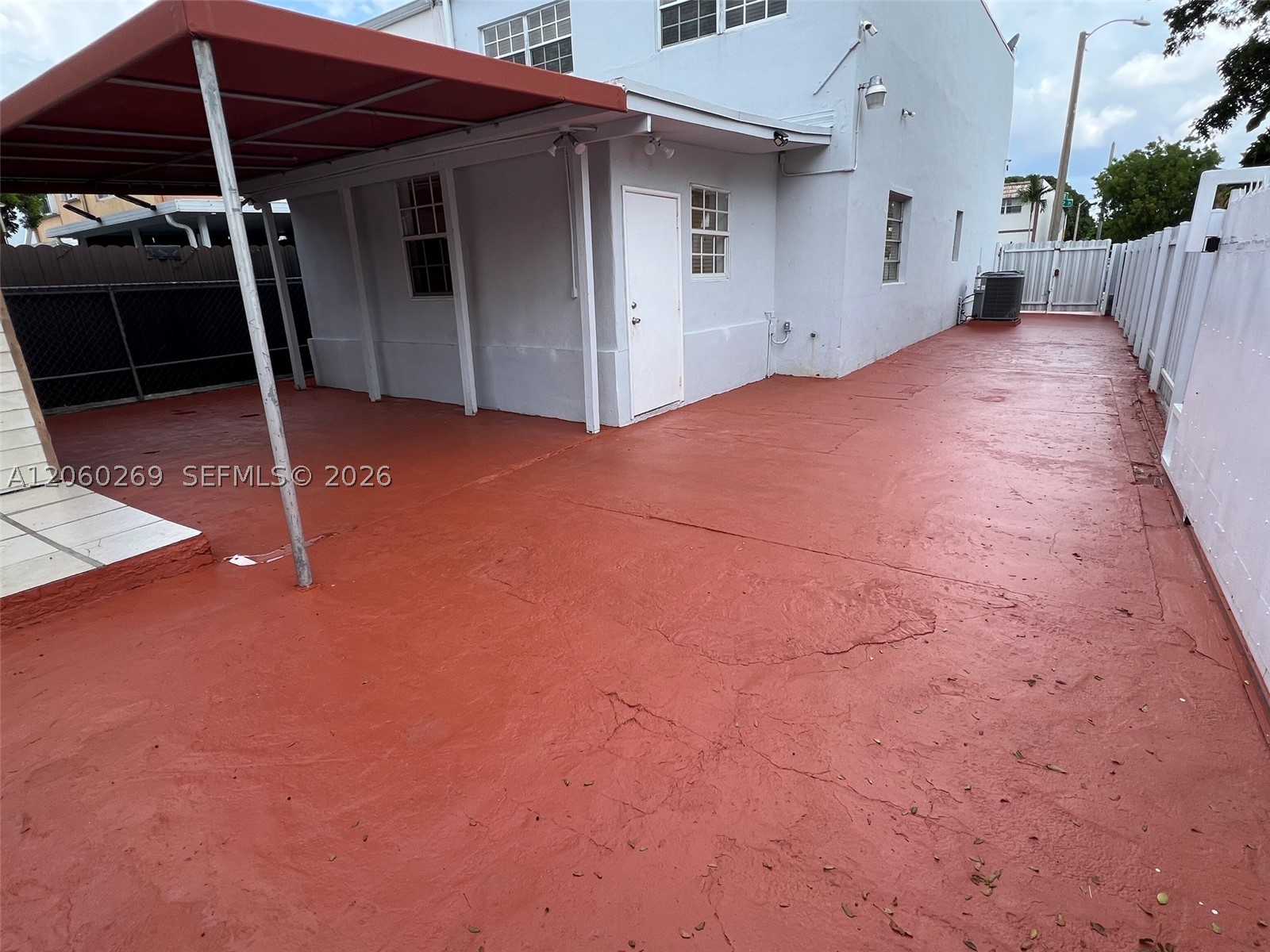 1820 W 72nd Pl, Hialeah FL 33014