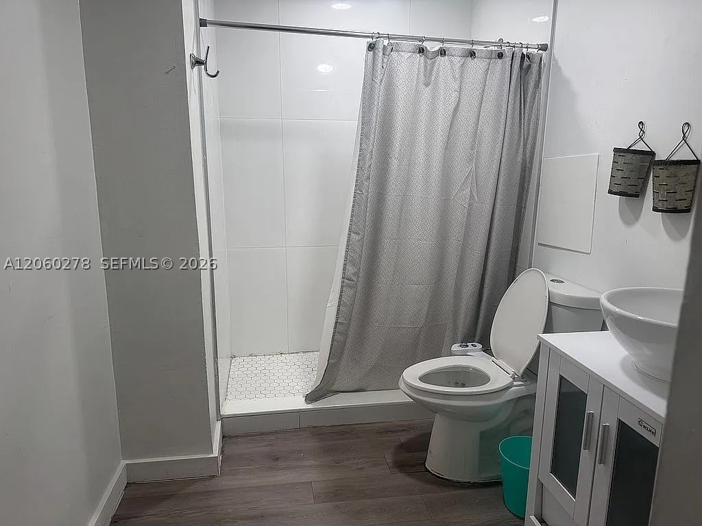 1501 NW 42nd St, Miami FL 33142