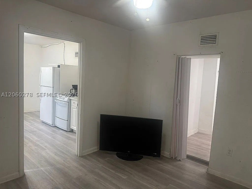 1501 NW 42nd St, Miami FL 33142