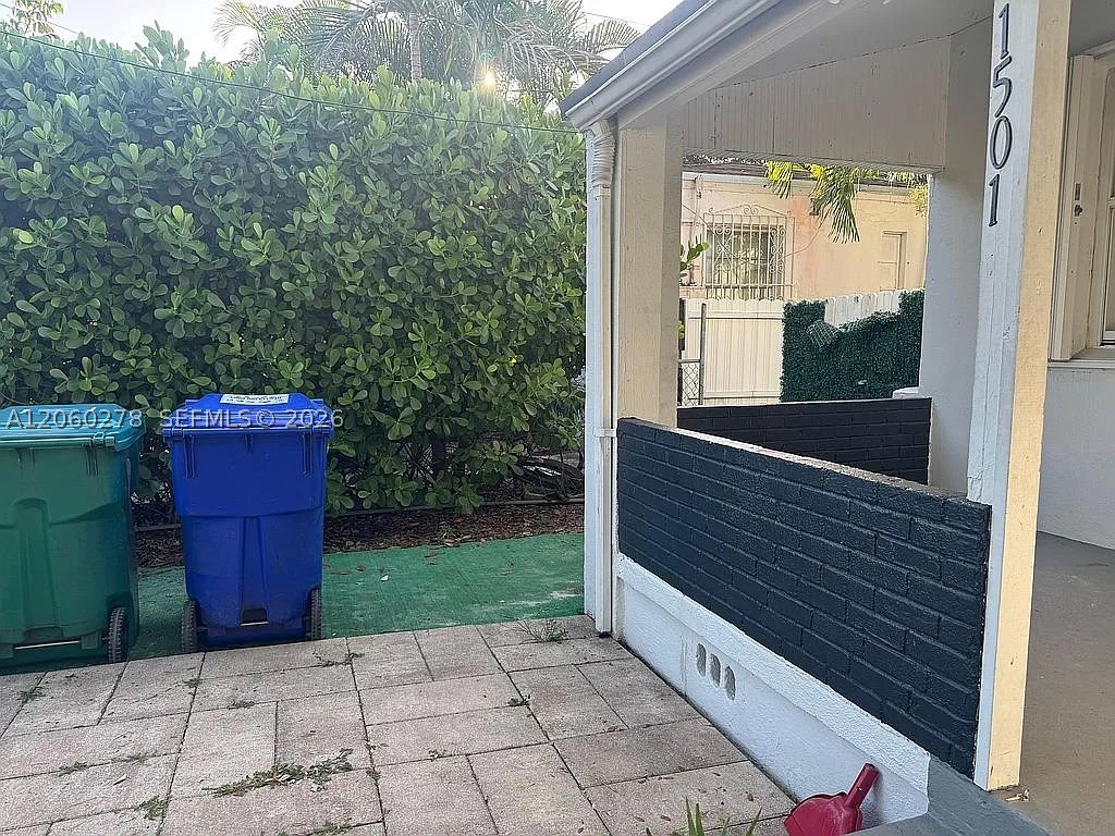 1501 NW 42nd St, Miami FL 33142