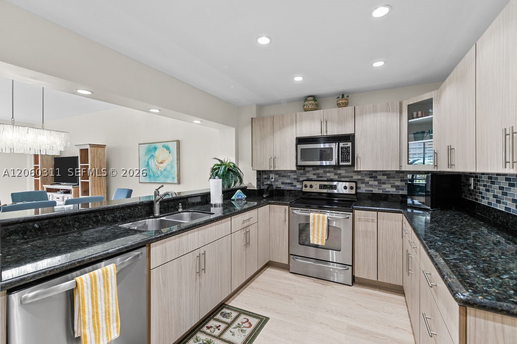 251 Crandon Blvd #325, Key Biscayne FL 33149