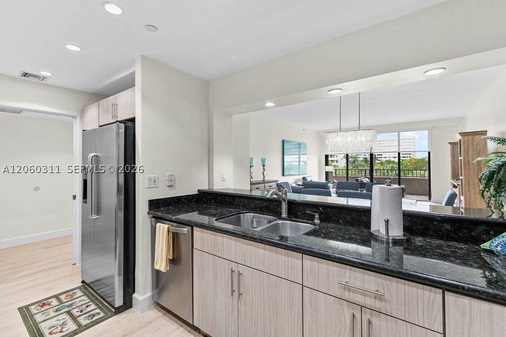 251 Crandon Blvd #325, Key Biscayne FL 33149