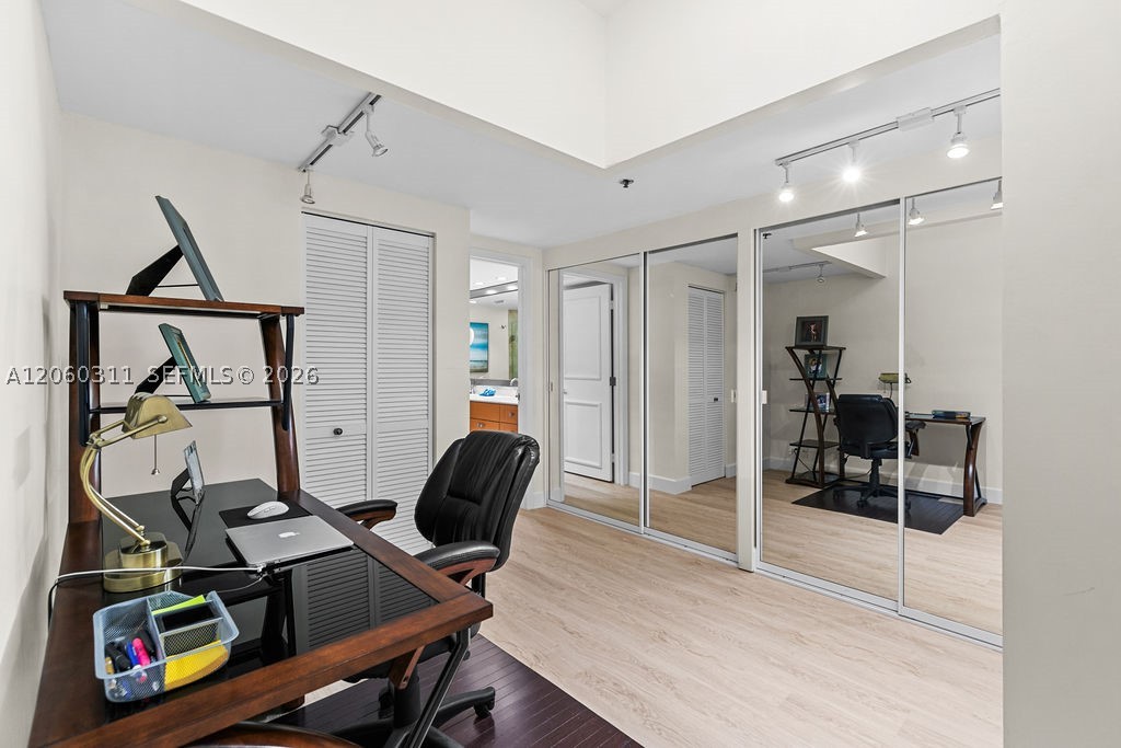 251 Crandon Blvd #325, Key Biscayne FL 33149