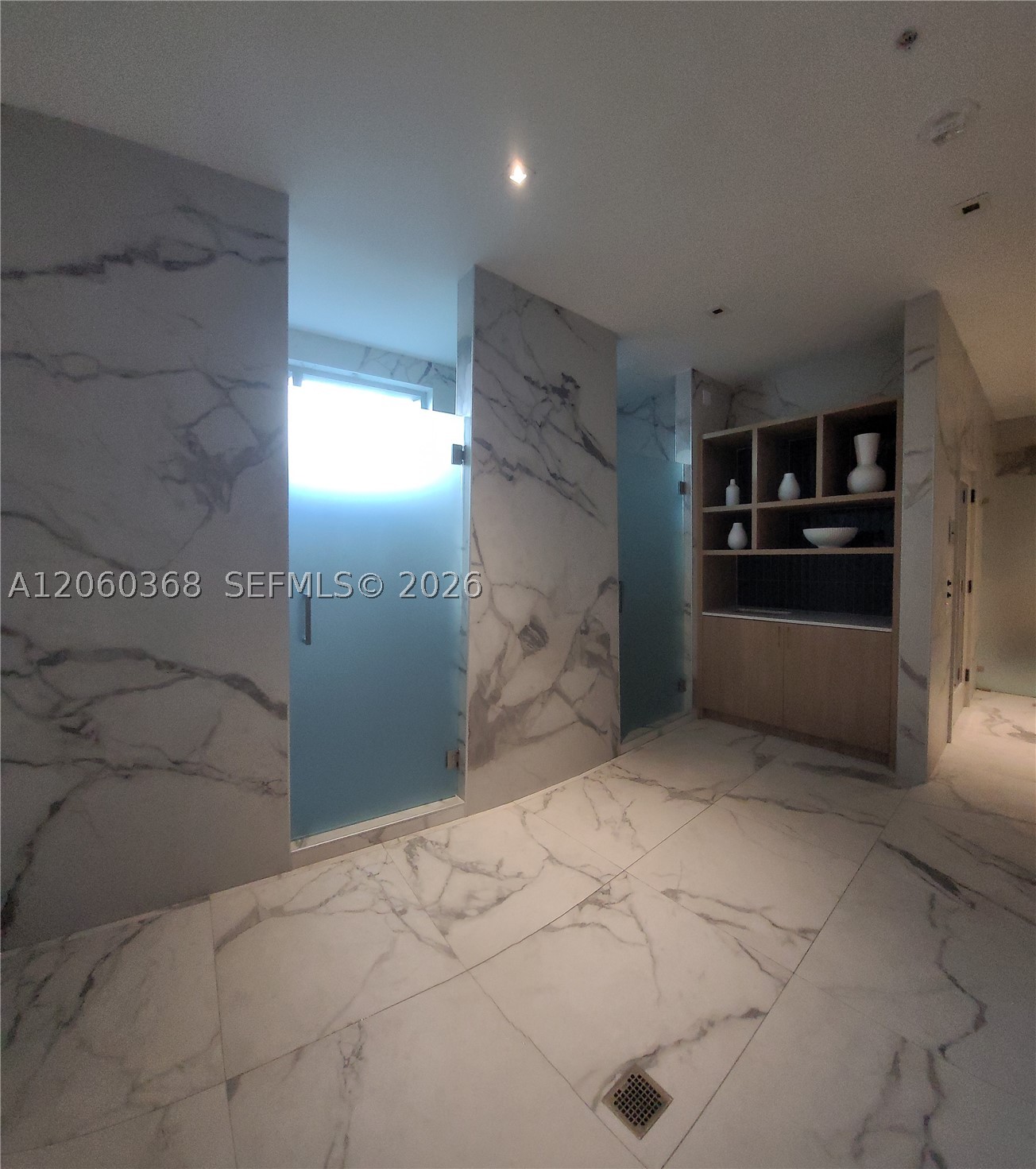 90 SW 3rd St #3104, Miami FL 33130