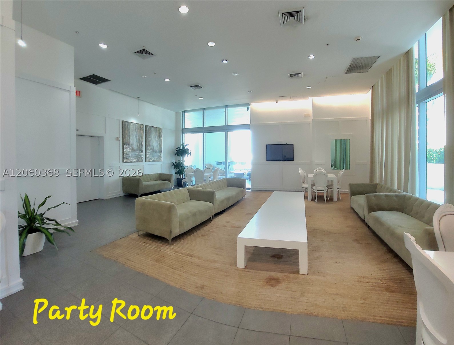 90 SW 3rd St #3104, Miami FL 33130