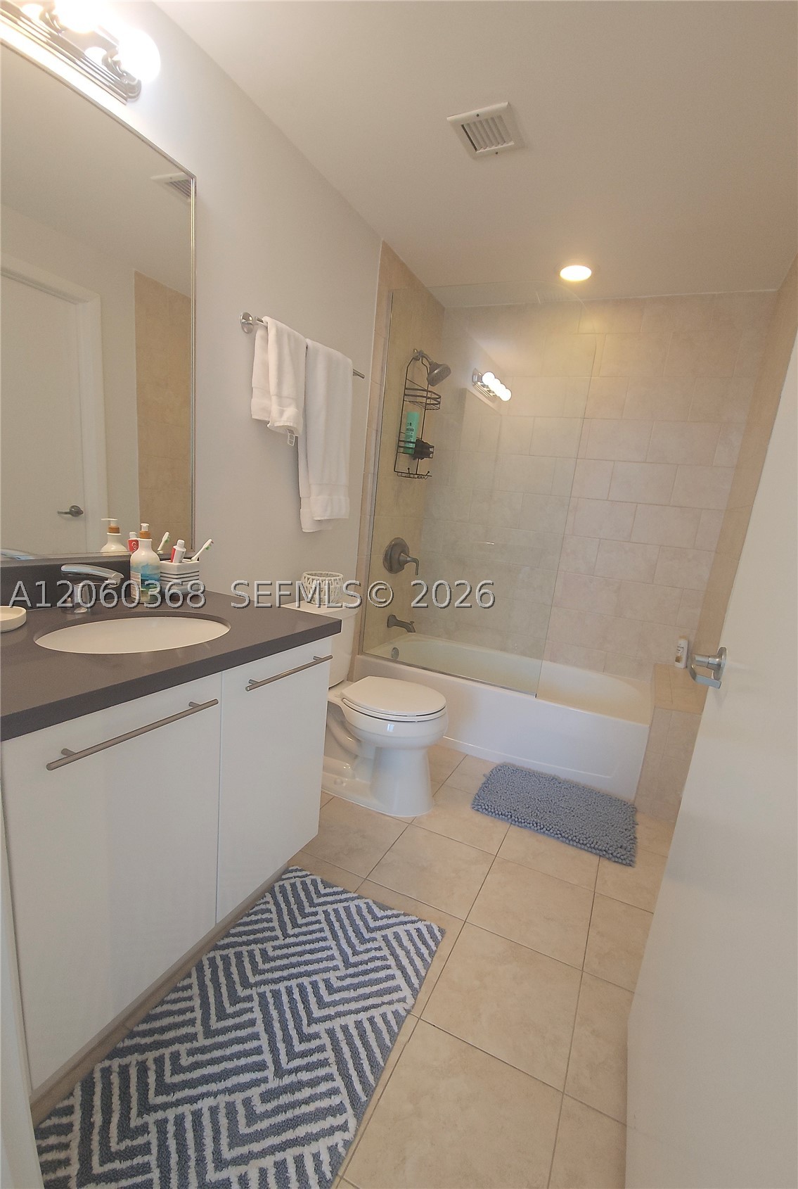 90 SW 3rd St #3104, Miami FL 33130