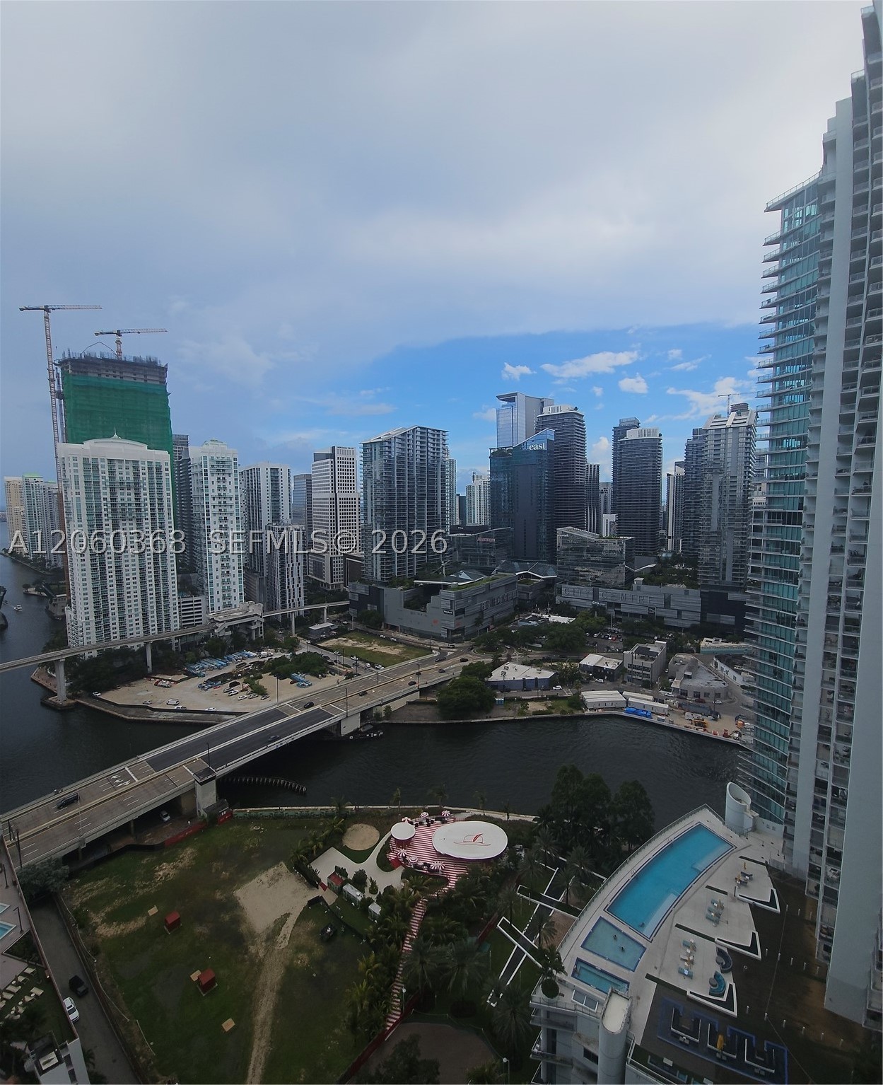 90 SW 3rd St #3104, Miami FL 33130