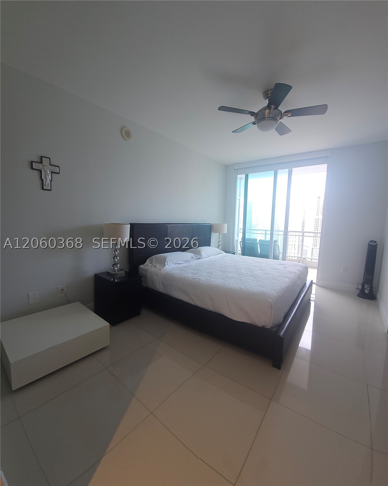 90 SW 3rd St #3104, Miami FL 33130