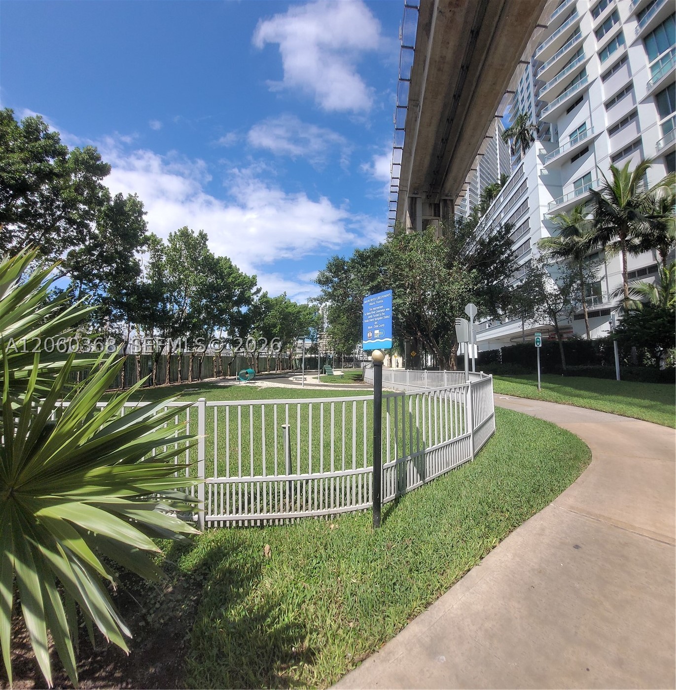 90 SW 3rd St #3104, Miami FL 33130