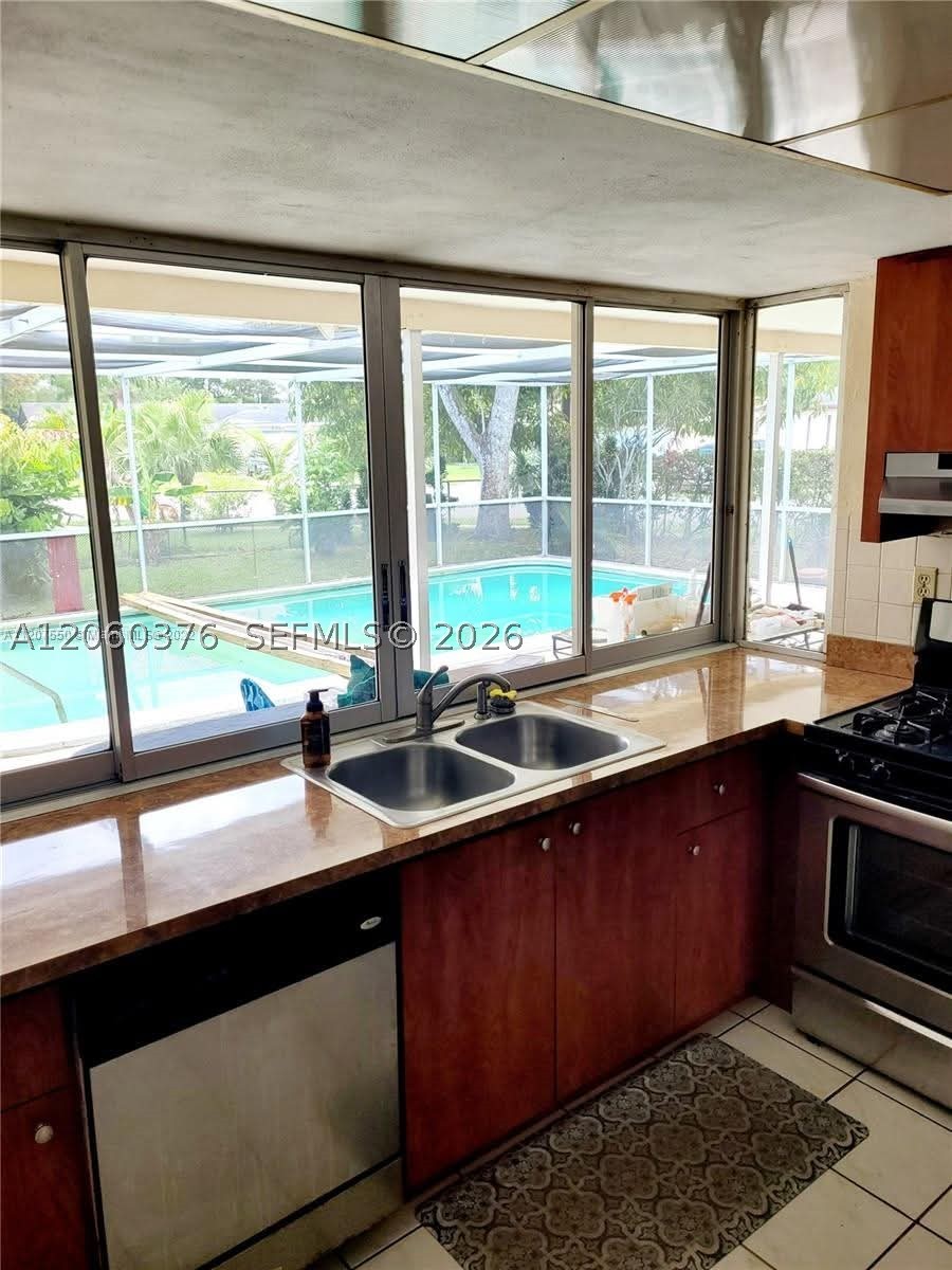 Sunrise FL 33313 - A12060376
