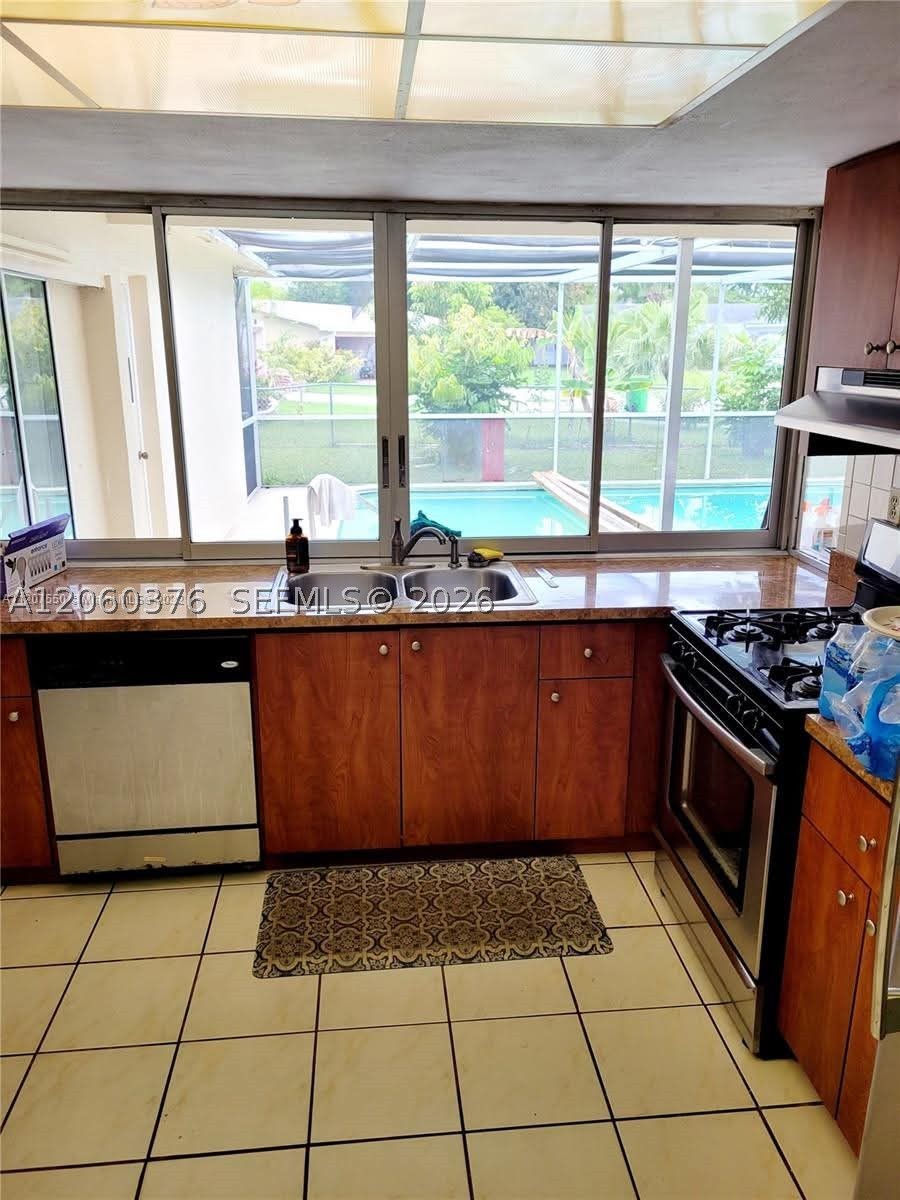 Sunrise FL 33313 - A12060376