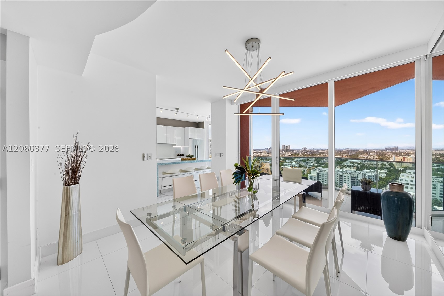 300 S Pointe Dr #2104, Miami Beach FL 33139