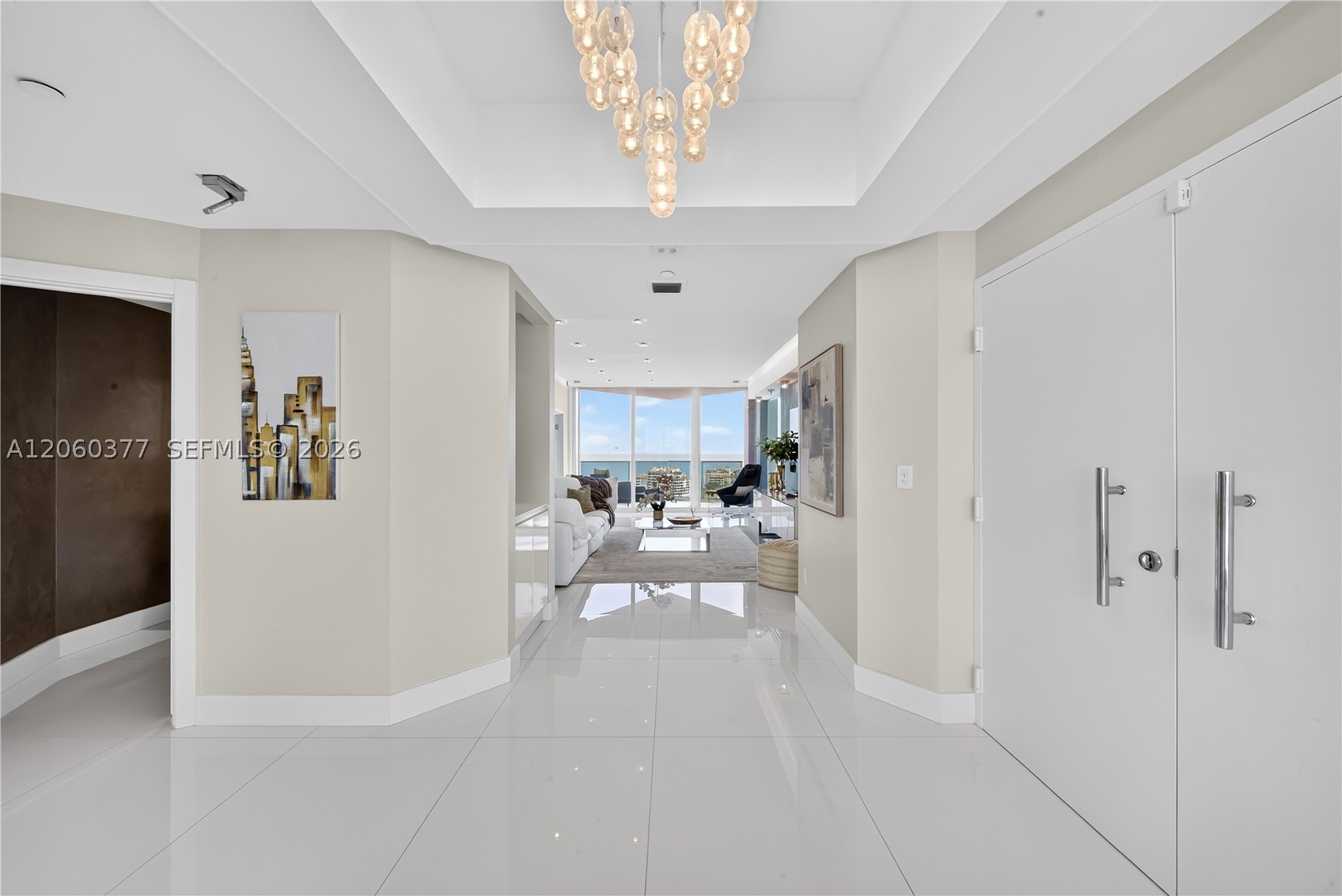 300 S Pointe Dr #2104, Miami Beach FL 33139