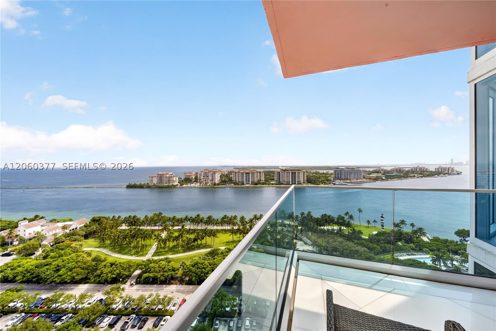 300 S Pointe Dr #2104, Miami Beach FL 33139