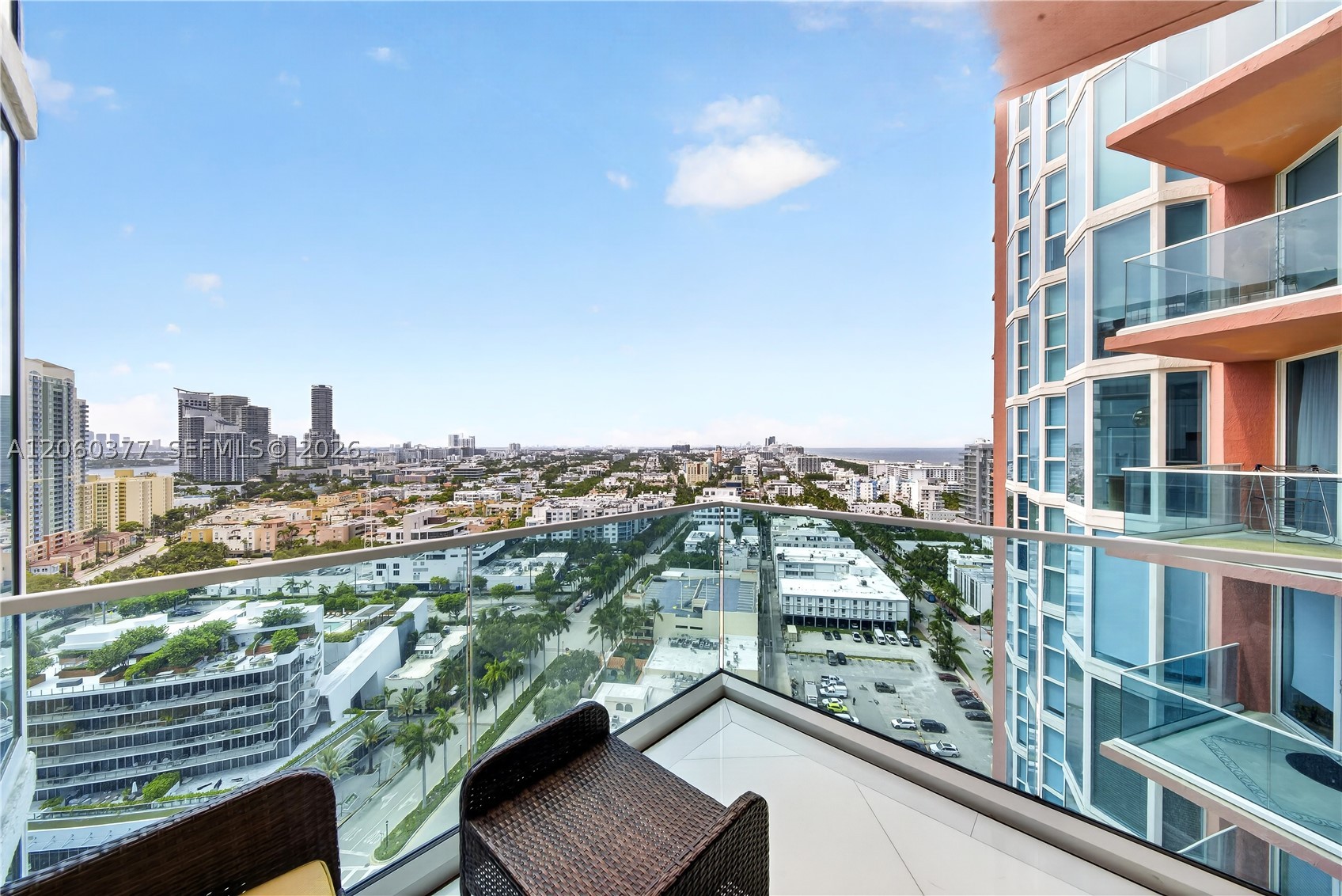 300 S Pointe Dr #2104, Miami Beach FL 33139