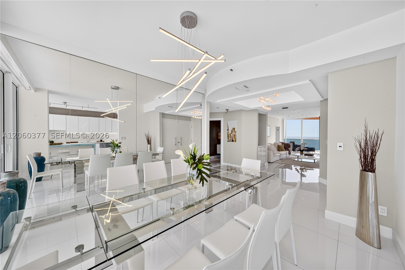 300 S Pointe Dr #2104, Miami Beach FL 33139