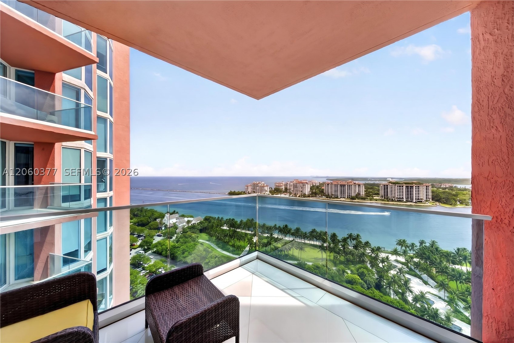300 S Pointe Dr #2104, Miami Beach FL 33139