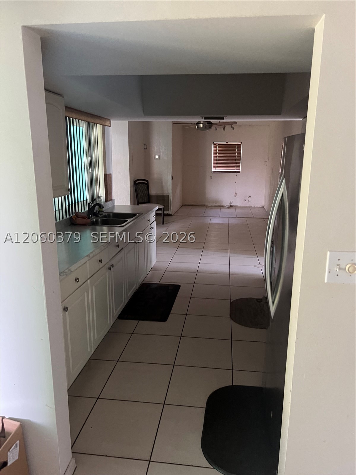 3700 NW 25th St, Lauderdale Lakes FL 33311