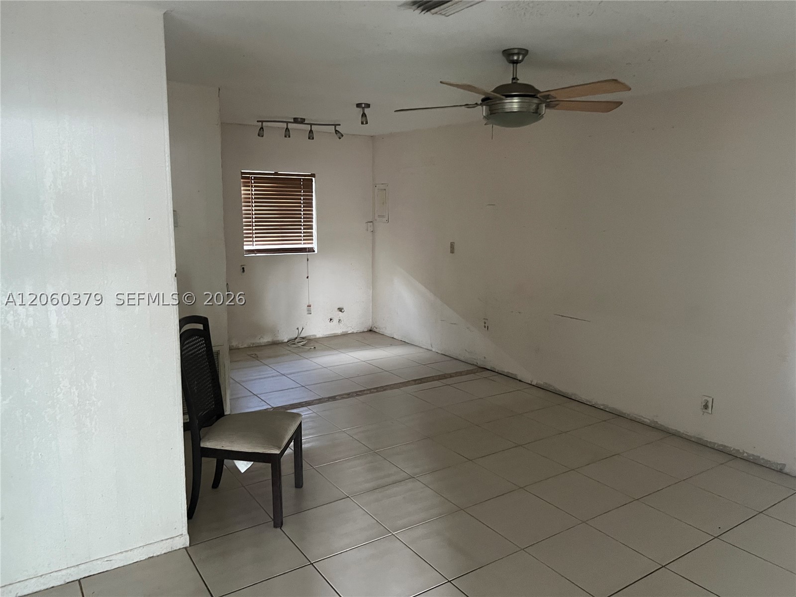 3700 NW 25th St, Lauderdale Lakes FL 33311