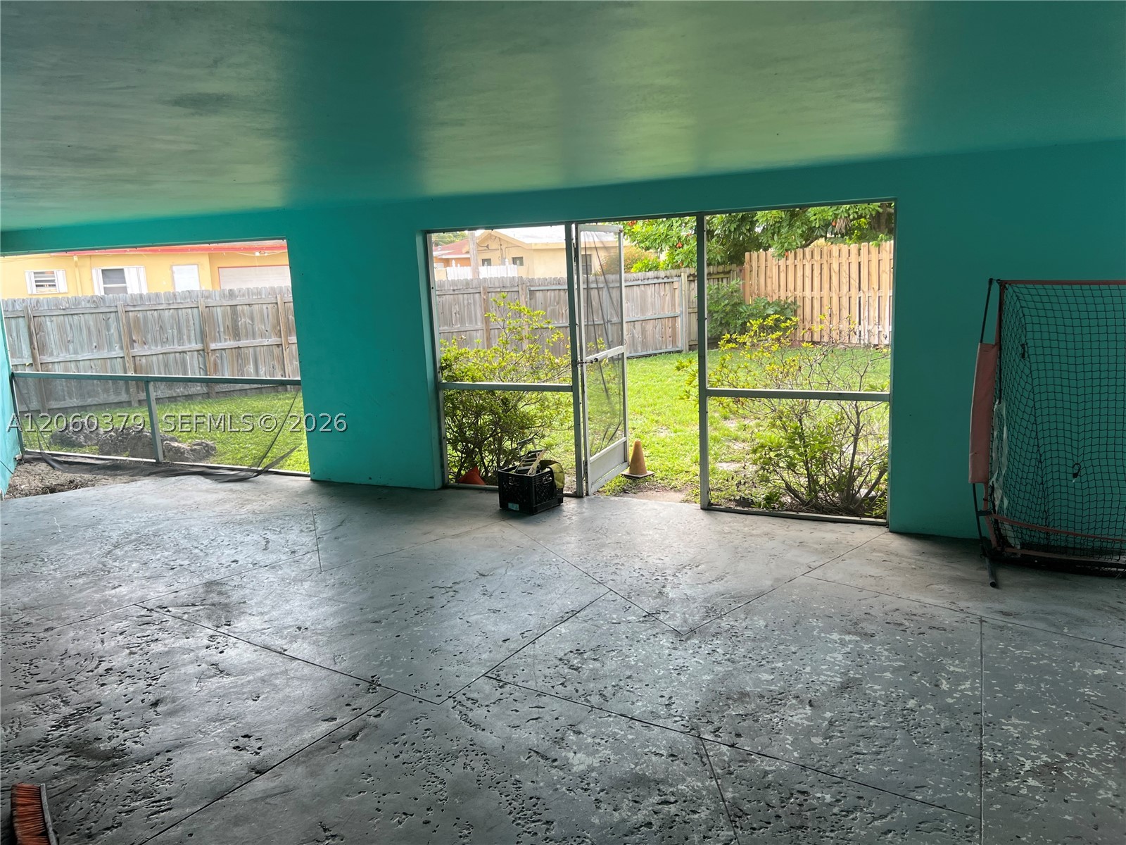 3700 NW 25th St, Lauderdale Lakes FL 33311
