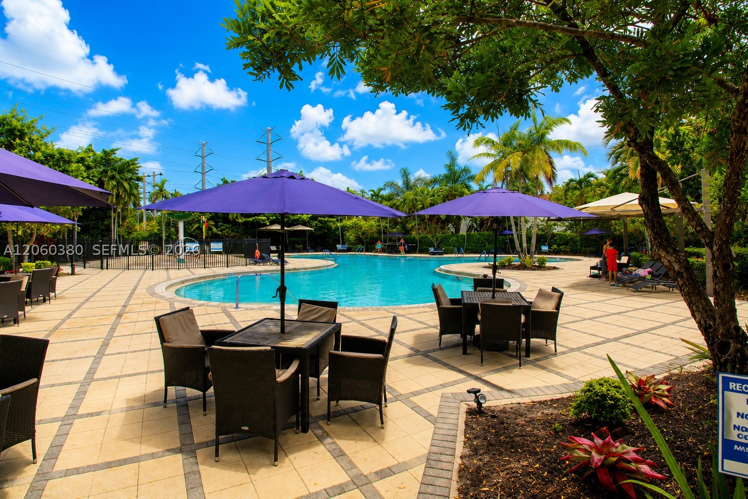 8514 NW 37th Ct, Cooper City FL 33024