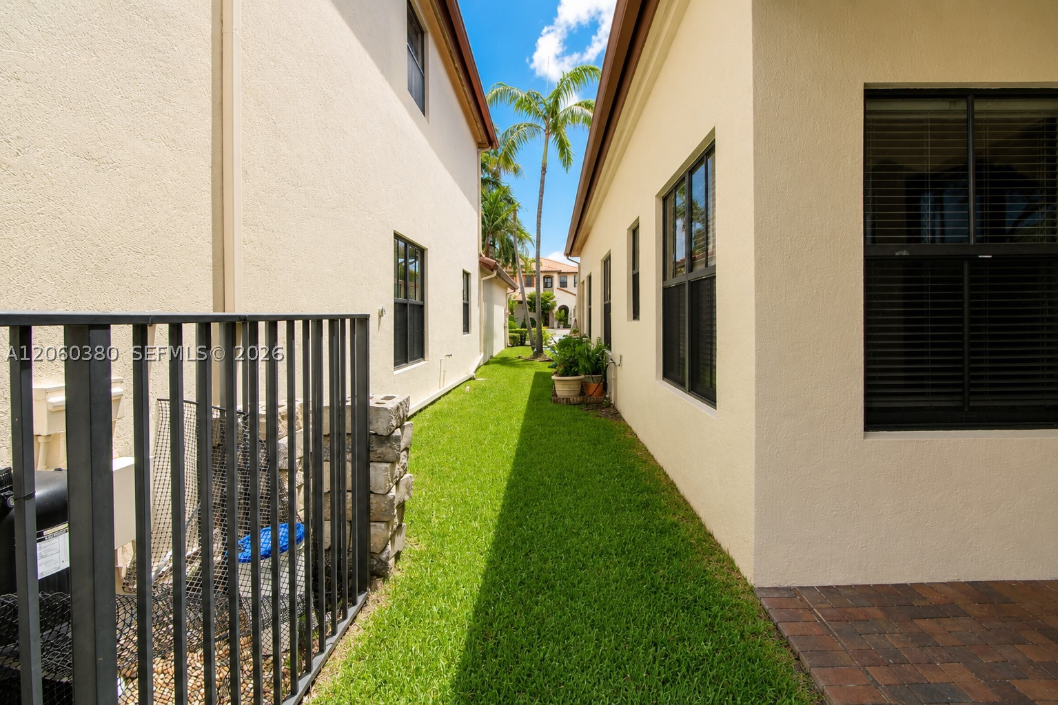 8514 NW 37th Ct, Cooper City FL 33024