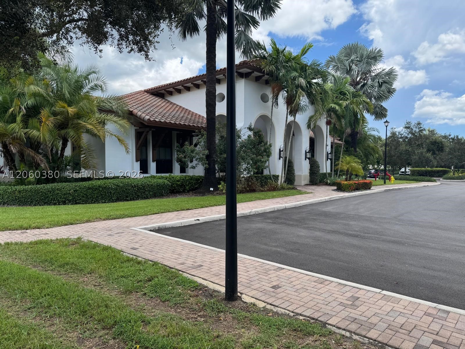 8514 NW 37th Ct, Cooper City FL 33024