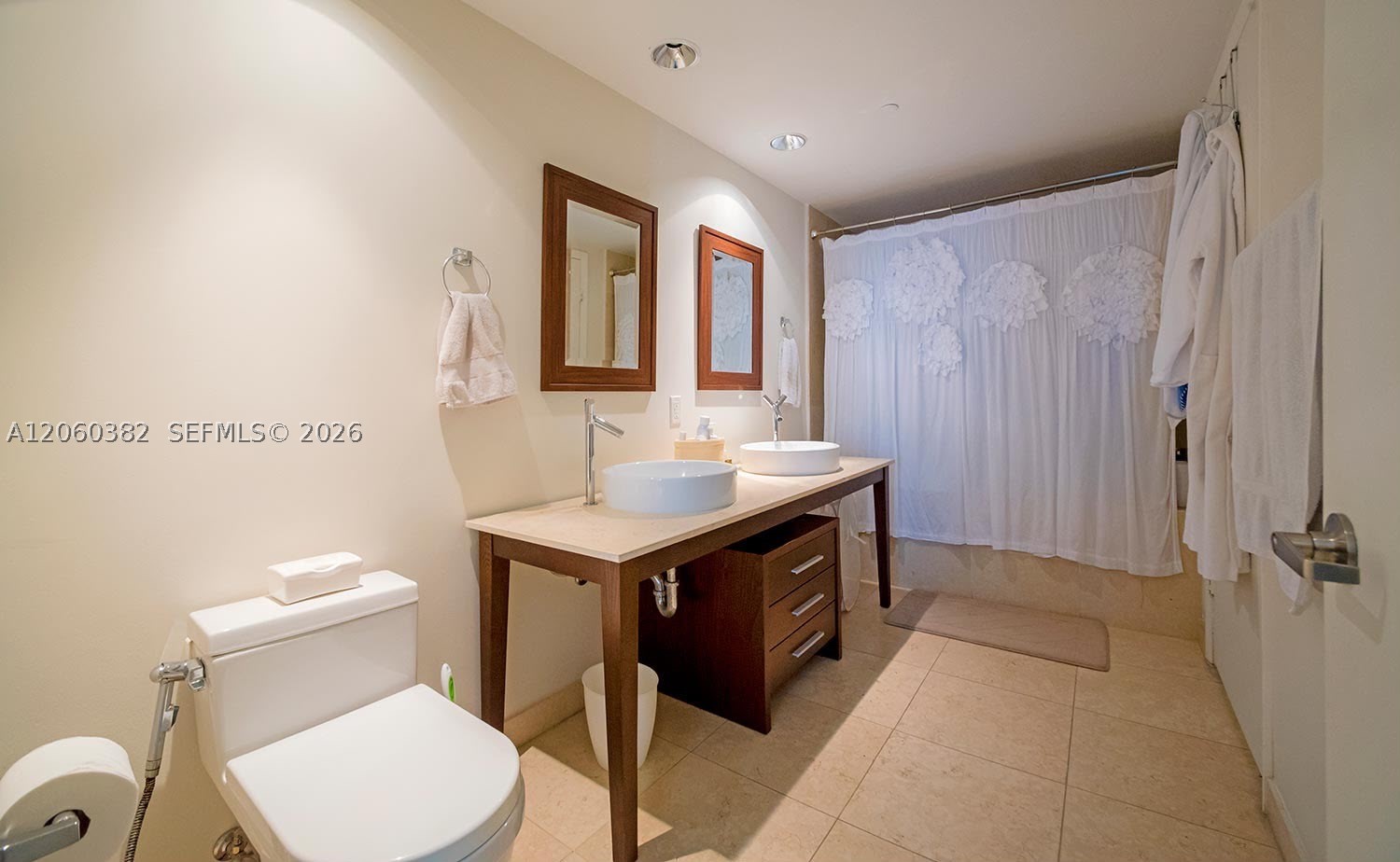 485 Brickell Ave #2706, Miami FL 33131