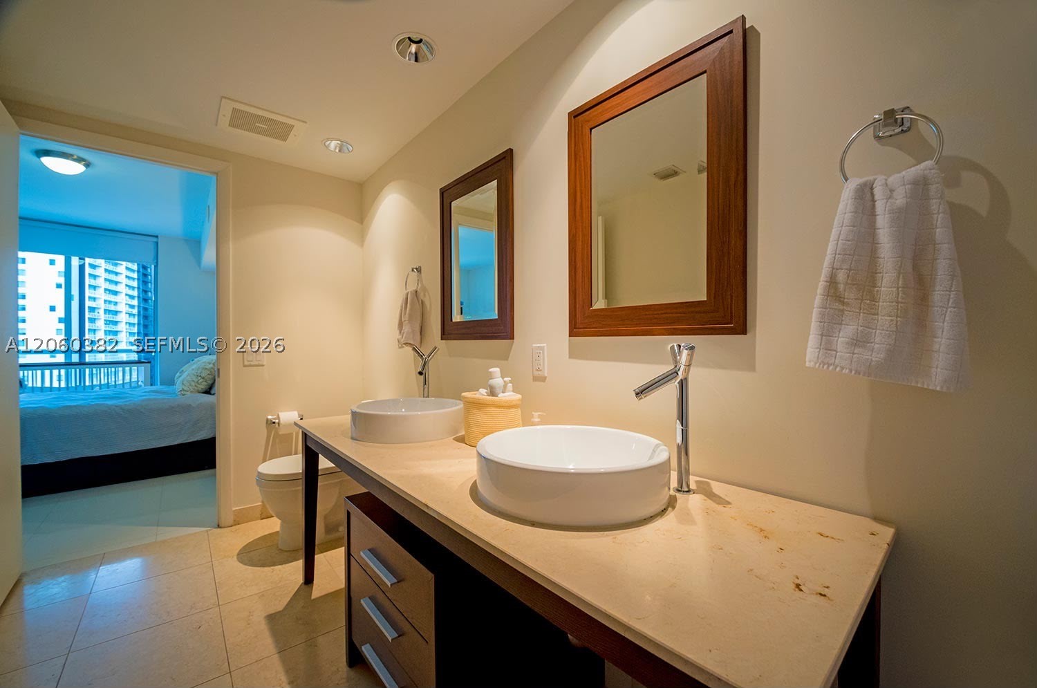 485 Brickell Ave #2706, Miami FL 33131