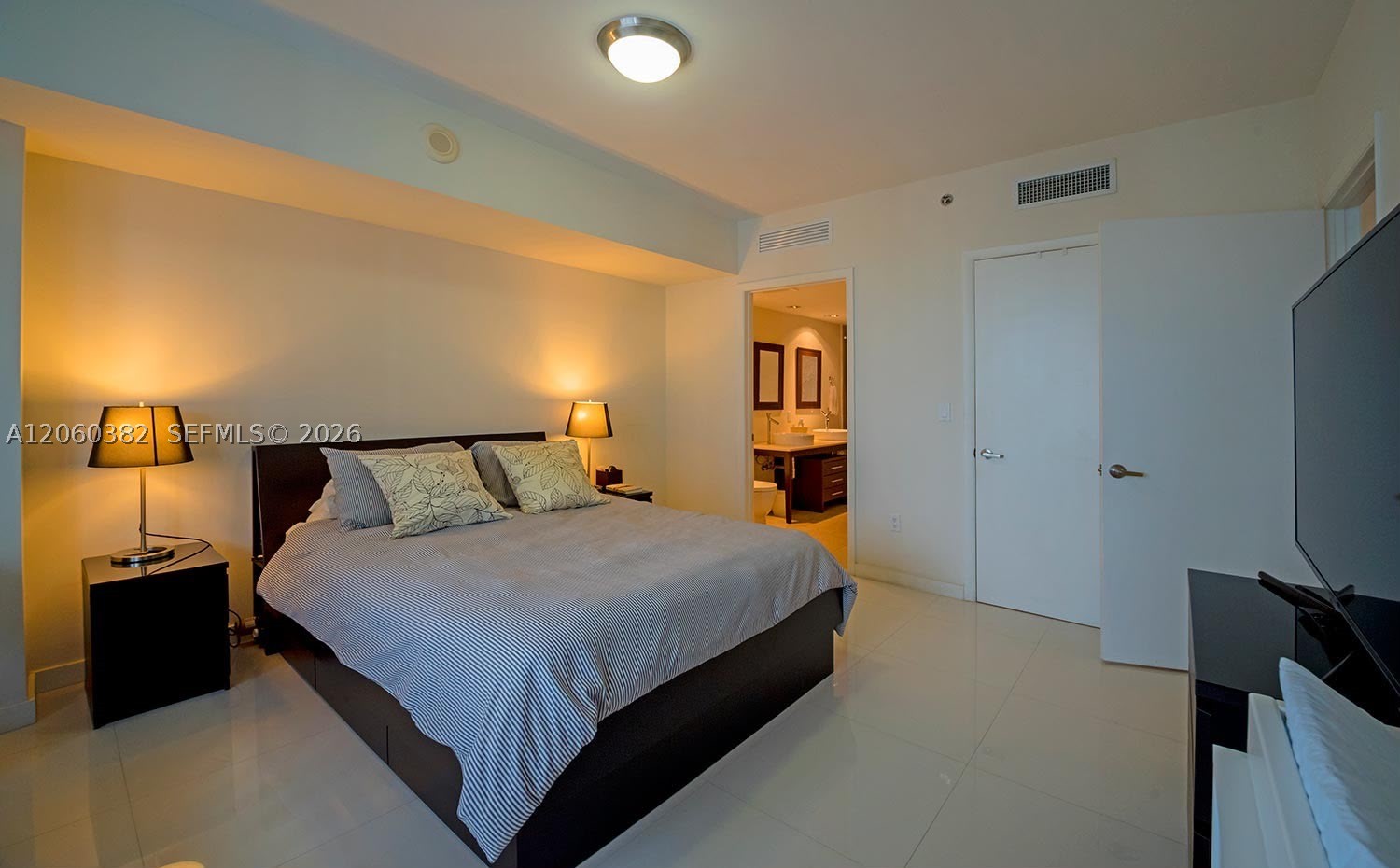 485 Brickell Ave #2706, Miami FL 33131