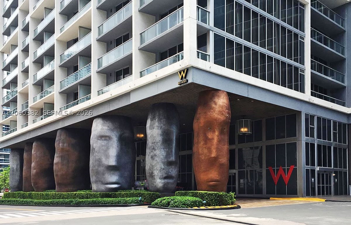 485 Brickell Ave #2706, Miami FL 33131