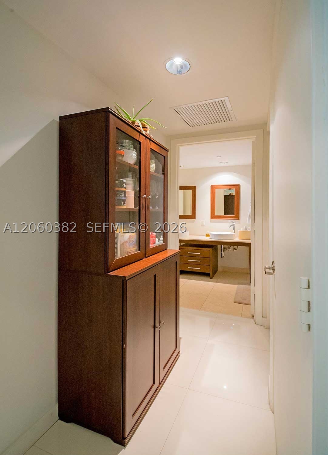 485 Brickell Ave #2706, Miami FL 33131