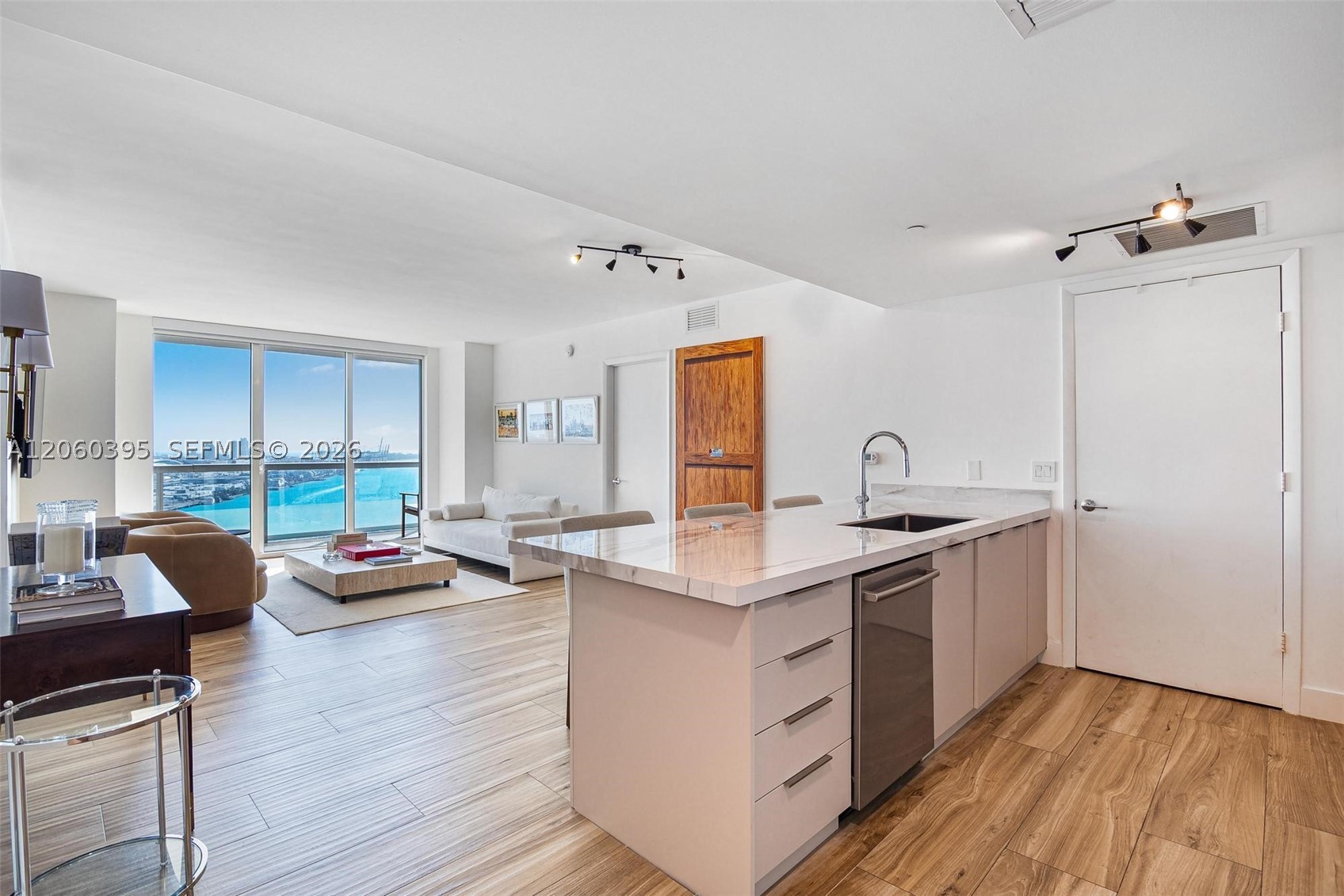 50 BISCAYNE BLVD #2706, Miami FL 33132
