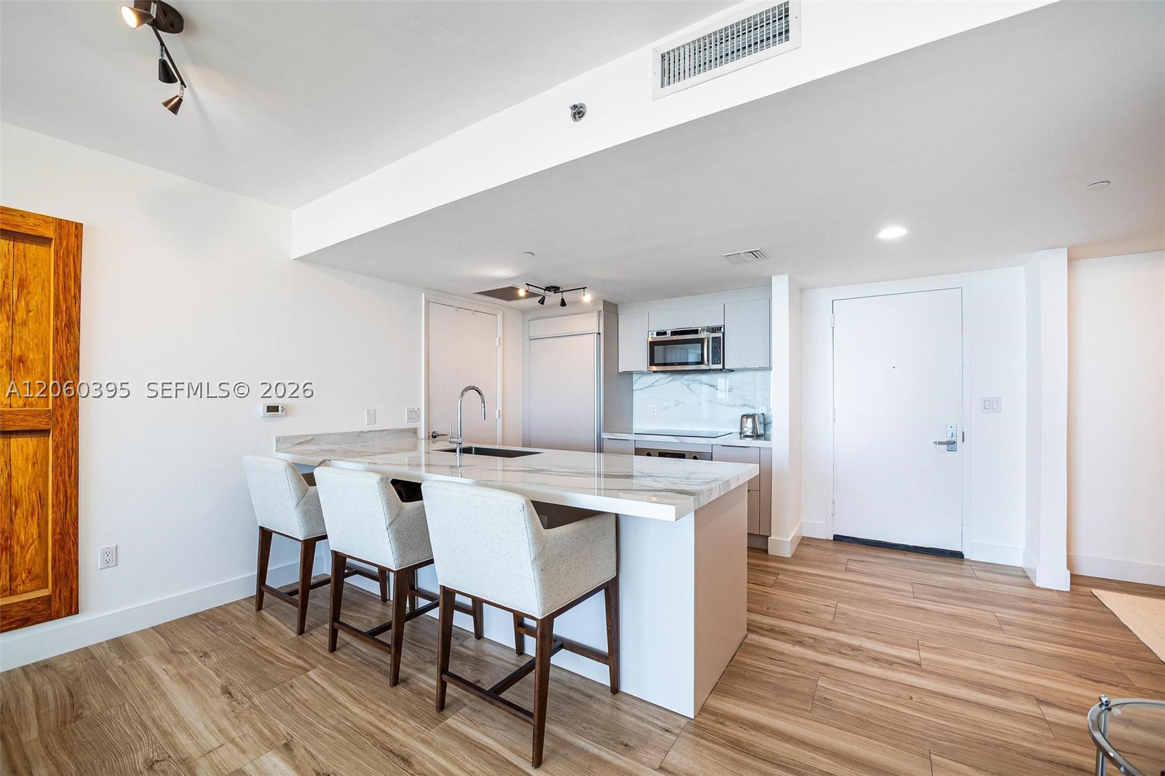 50 BISCAYNE BLVD #2706, Miami FL 33132