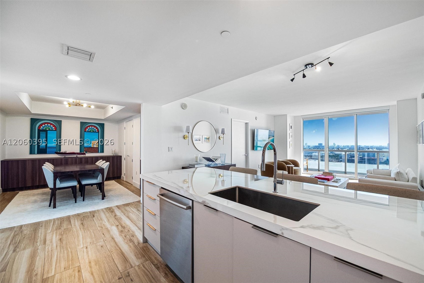 50 BISCAYNE BLVD #2706, Miami FL 33132